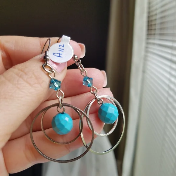 Swarovski Elements Turquoise Blue Silver Tone Circle Earrings NWT - Picture 7 of 8